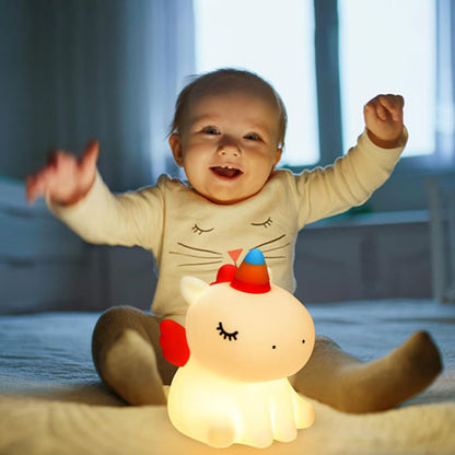 veilleuse-bébé-fillette-contente